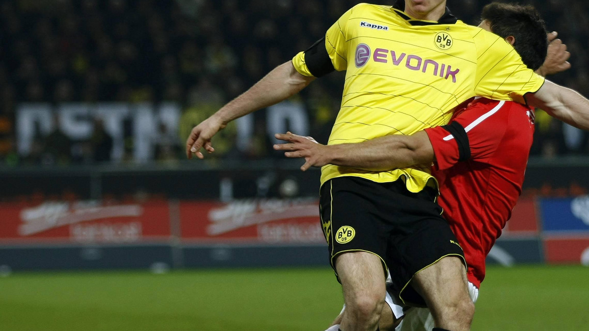 Robert Lewandowski strzelił dwa gole dla Borussii Dortmund w meczu Pucharu Niemiec. Lewandowski trafił co prawda tylko w meczu z trzecioligowym Sandhausen (3:0 dla Borussii Dortmund), ale dwie bramki mogą mieć dla niego olbrzymie znaczenie.