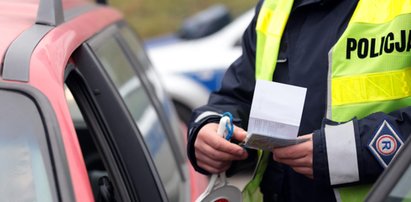 Zabieranie prawa jazdy nielegalne?! Policja może mieć problemy