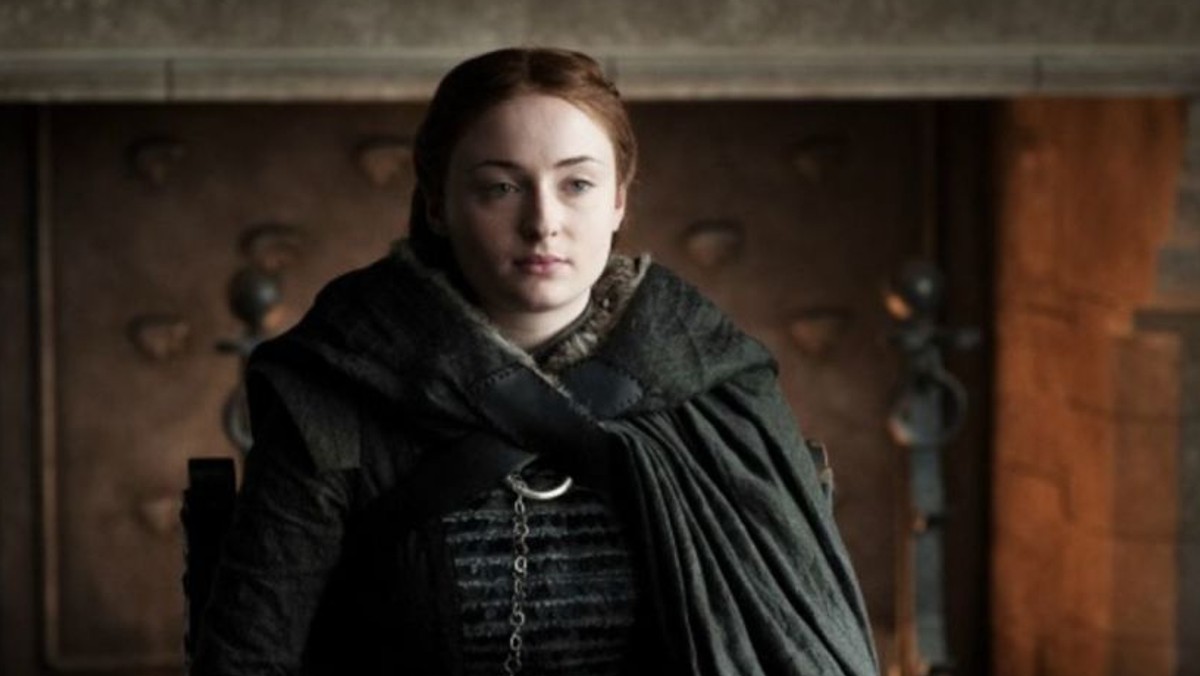 Im bliżej premiery ósmego sezonu "Gry o tron", tym więcej domysłów, plotek, a i aktorzy mają niezłą frajdę z droczenia się z wiernymi fanami! Tym razem Sophie Turner, która w serialu wciela się w Sansę Stark, wyznała, że podczas pracy na planie miała zakaz mycia włosów. A przy okazji przyznała się, że jest gadułą i zakończenie serialu zdradziła paru osobom.