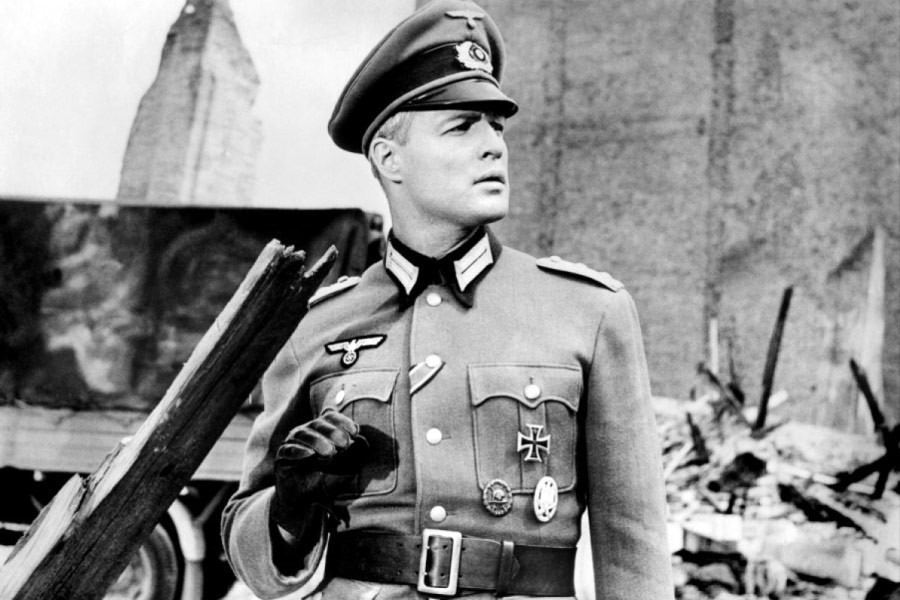 Marlon Brando jako Porucznik Christian Diestl w filmie "Młode lwy" (1958)