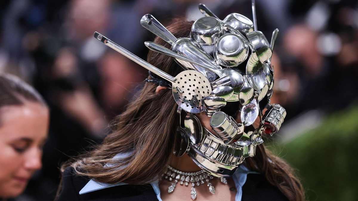 Umetnica Ananja Birla pozira na crvenom tepihu Met Gala | Foto: EPA