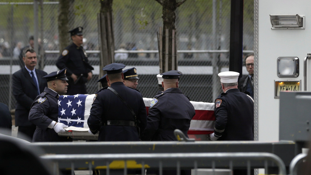 Niezidentyfikowane szczątki ofiar ataków z 11 września 2001 roku na Nowy Jork zostały przeniesione do muzeum, które znajduje się w miejscu World Trade Center.
