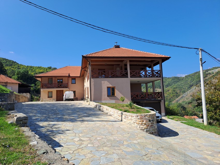 Konak manastira Banjska