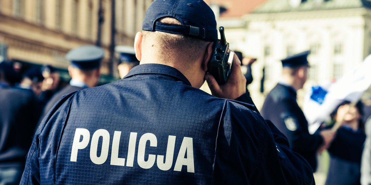 Policja zatrzymała dwóch mężczyzn po usiłowaniu rozboju na ul. Poznańskiej w Kętrzynie. Zdjęcie ilustracyjne.