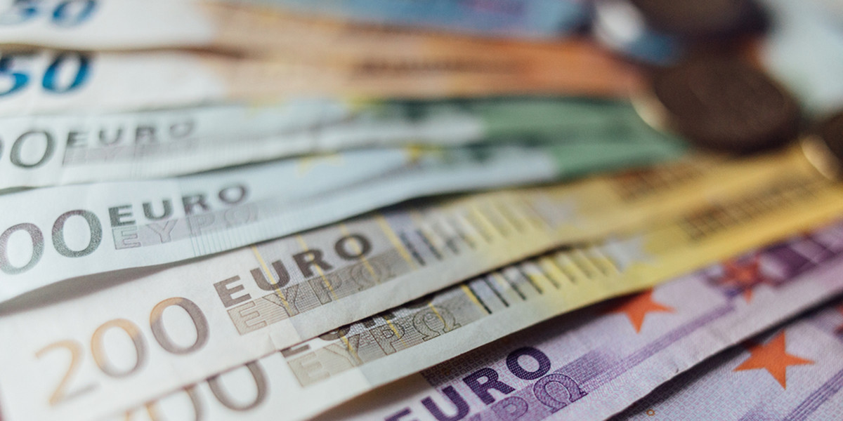Koszt nie przyjęcia euro w Polsce może kosztować 1,3 proc. PKB w 2030 r.