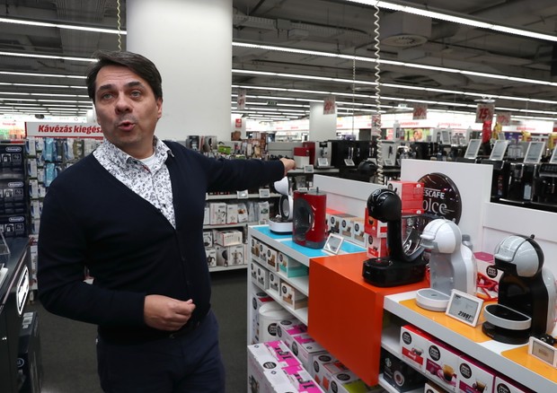 Mihók György ügyvezető szerint a műszaki cikkek mindig slágerek /Fotó: Pálszabó Zoltán