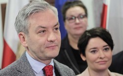 Siedziba SLD ostrzelana z broni pneumatycznej. Policja zatrzymała podejrzanego