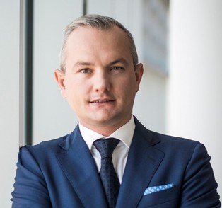 Pietryszyn na czele Lotosu. Zobacz, kim jest kontrowersyjny następca Olechnowicza