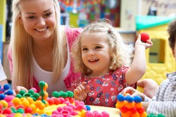 Jak sprawdzić, czy zabawka jest bezpieczna dla dziecka?