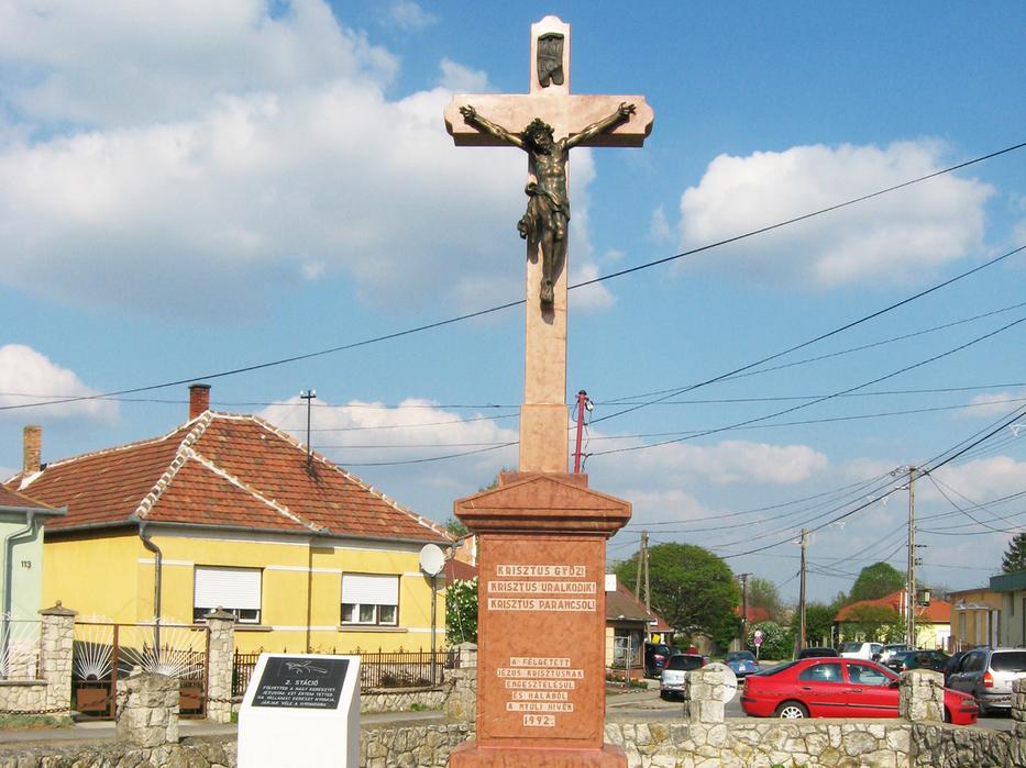 Mária Teréziának köszönheti az észak-nyugat-magyarországi település temploma, hogy híres lett.