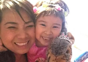 670042_devojcica-i-majka-foto-facebook