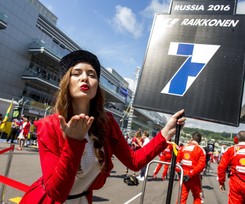Piękne Rosjanki i Putin dodatkową 'atrakcją' Grand Prix Formuły 1 w Soczi. ZDJĘCIA