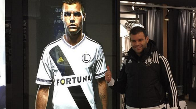 Nikolics találkozott önmagával a reptéren /Fotó: Instagram