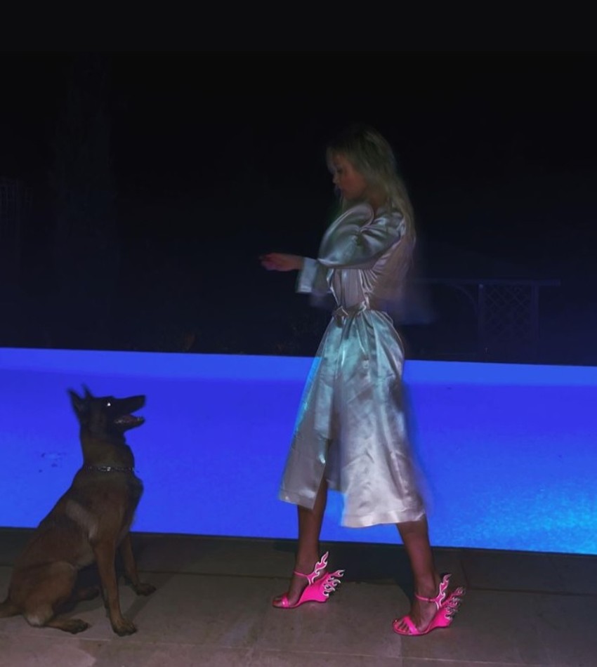 A.V. devojka Miće Megatrenda