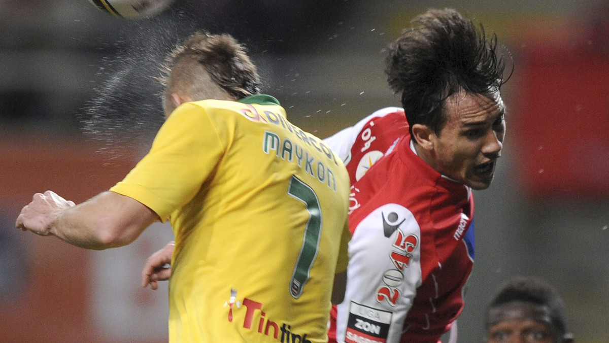 Piłkarze Sportingu Braga, rywale Lecha Poznań w 1/16 Ligi Europy, przegrali na własnym stadionie z Pacos de Ferreira 1:2 (1:2) w meczu ligi portugalskiej.