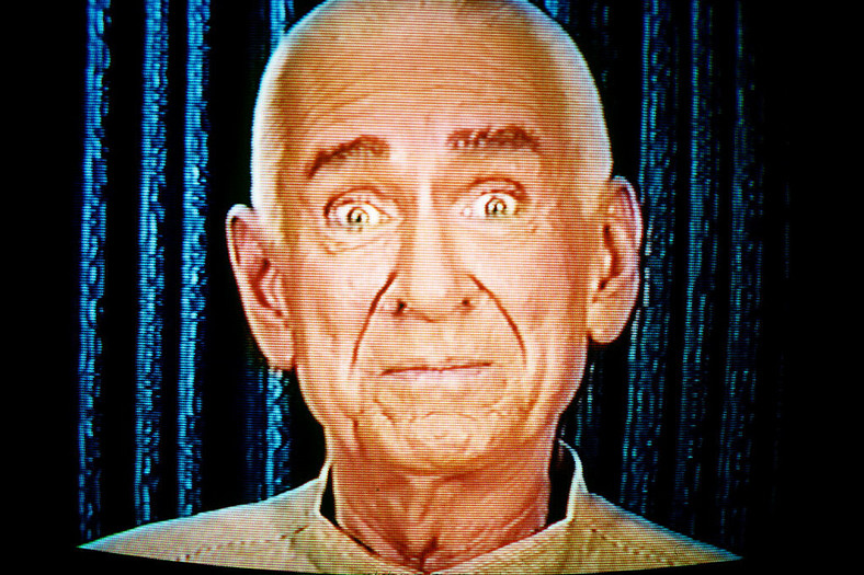 Marshall Applewhite w jednym z nagrań przygotowanych przez Wrota Niebios