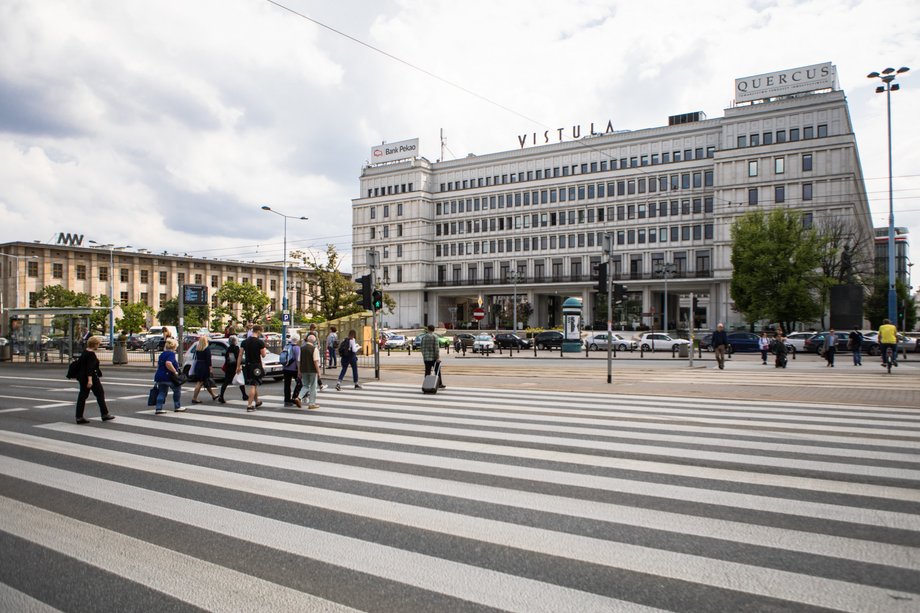 Słynny budynek przy ul. Nowy Świat w Warszawie, należący do Centrum Bankowo-Finansowego, którego Tomasz Zdzikot był wiceprezesem w latach 2007-2008