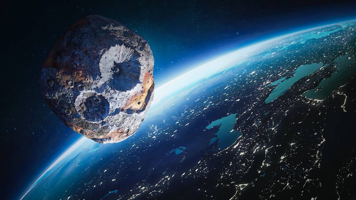 Asteroida przelatująca blisko Ziemi — grafika poglądowa
