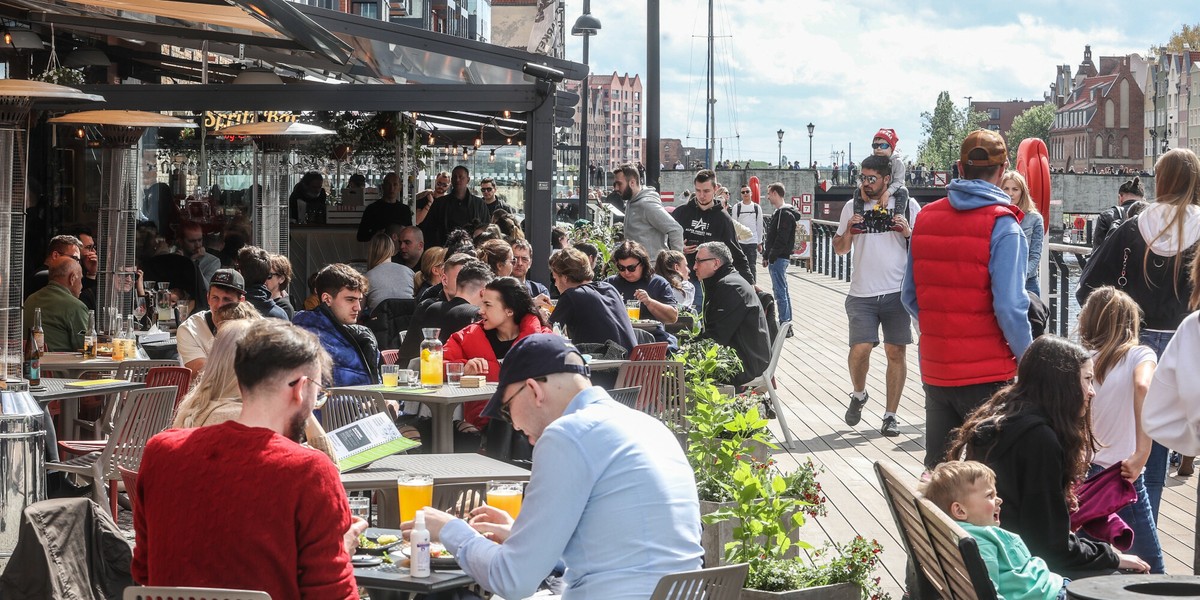 Gastronomia wystrzeliła po otwarciu ogródków gastronomicznych.