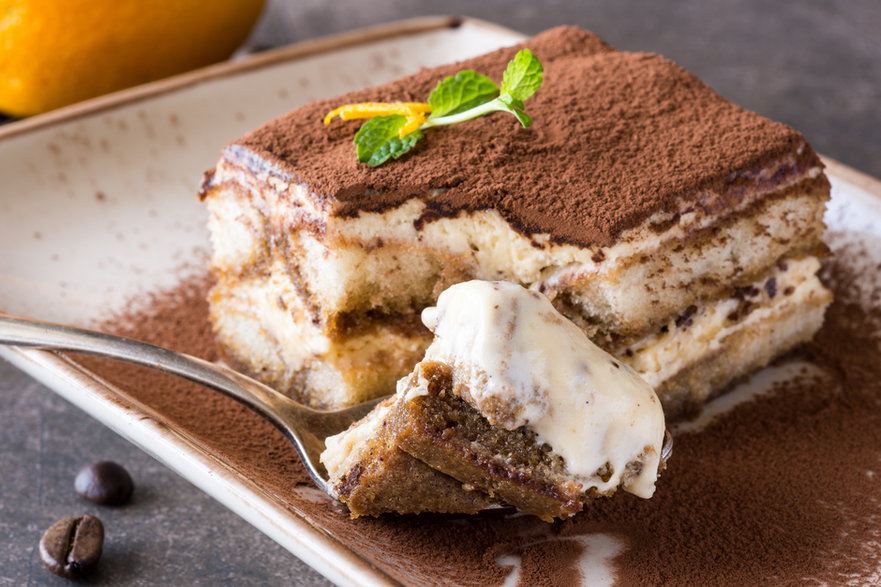 Ciasto a'la tiramisu z kajmakiem - Victority/stock.adobe.com