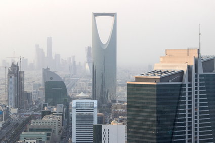 Fundusz majątkowy Arabii Saudyjskiej po raz pierwszy pożycza pieniądze. Od razu 11 mld dol.