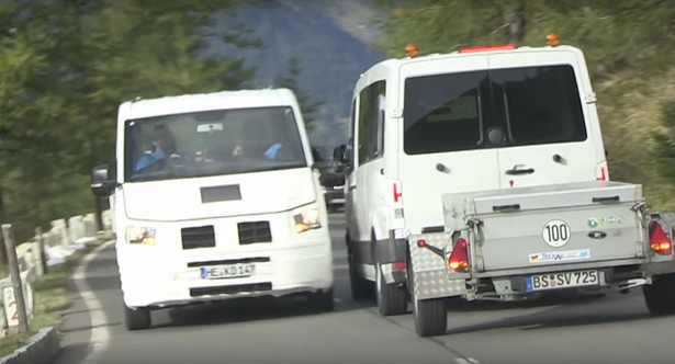 Nie upilnowali! Nowe auto z Polski przyłapane i... pierwsza stłuczka. Na wideo widać ZDERZENIE