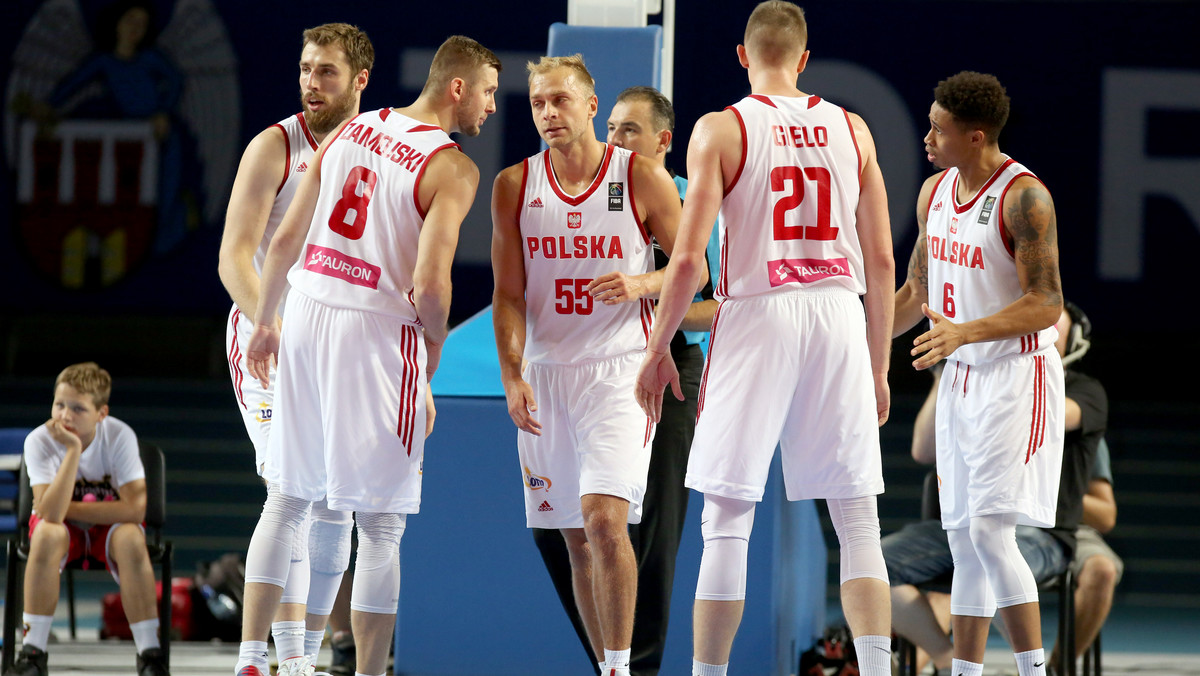 Polska wygrała z Estonią 94:63 w ostatnim meczu eliminacji do mistrzostw Europy 2017. Zwycięstwo dało polskim koszykarzom pierwsze miejsce w grupie D i bezproblemowy awans do EuroBasketu. W fazie grupowej Biało-Czerwoni zanotowali w sumie pięć wygranych i jedną porażkę.