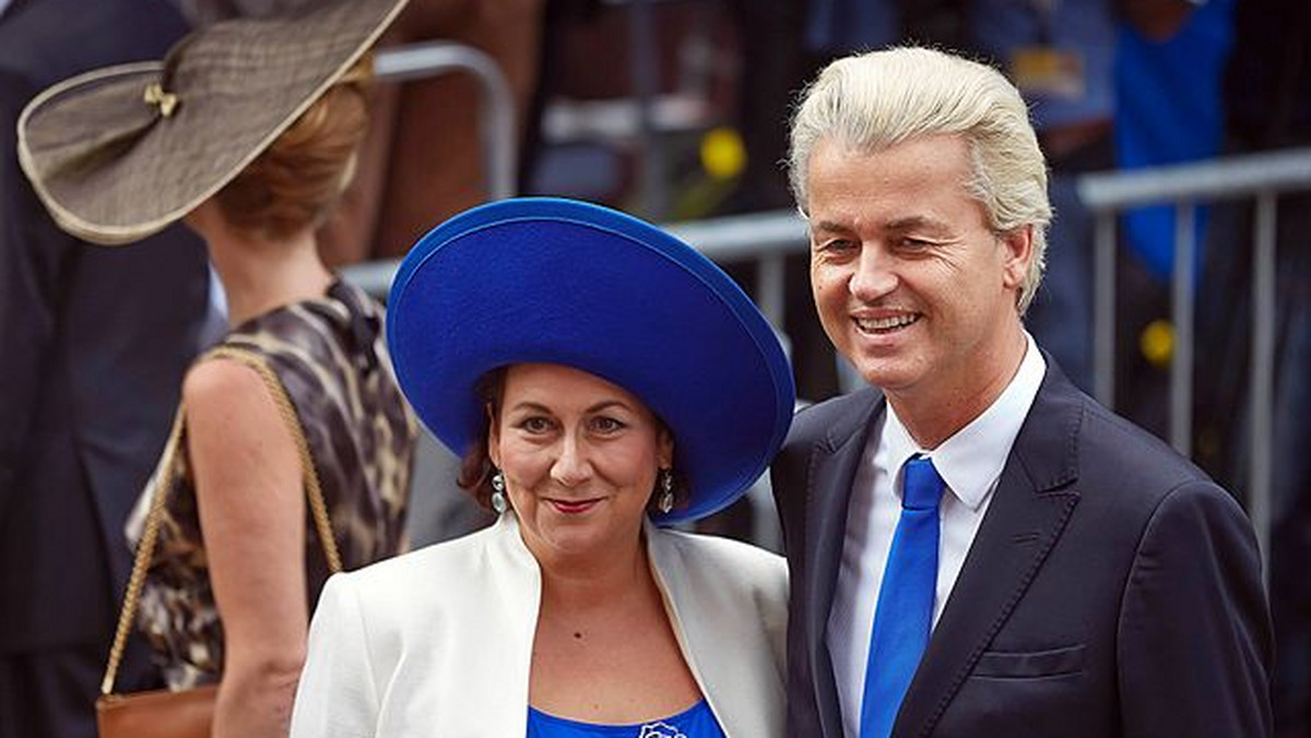 Przywódca holenderskiej antyimigracyjnej i islamofobicznej Partii na rzecz Wolności (PVV) Geert Wilders został wezwany na przesłuchanie w sprawie wrogiej wobec Marokańczyków wypowiedzi, jaką wygłosił w marcu — poinformowała dzisiaj prokuratura w Hadze.