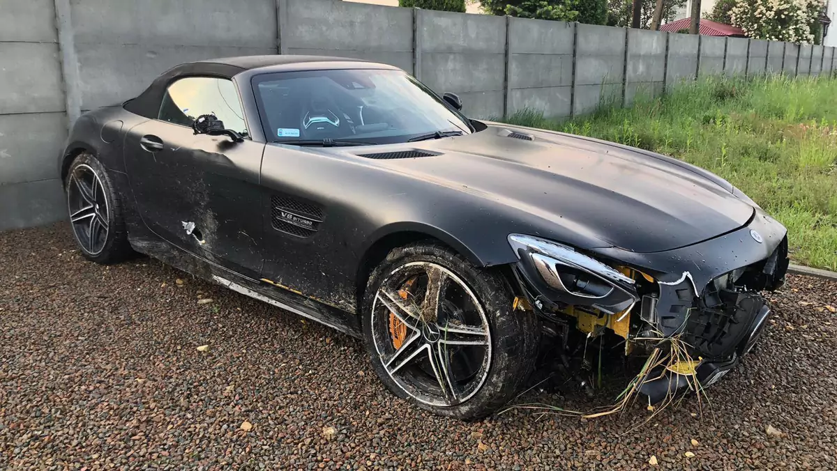 Mercedes AMG GT C Roadster po wypadku
