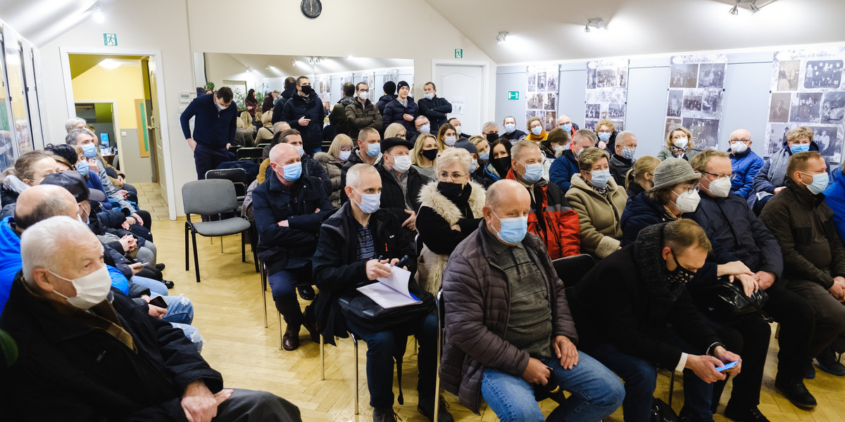 Mieszkańcy Katowic przeciwni budowie Centralnego Portu Komunikacyjnego. Spotkanie w tej sprawie mieszkańców południa Katowic. 