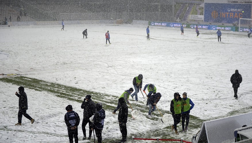 Zaśnieżony stadion Termaliki Bruk-Bet w Niecieczy