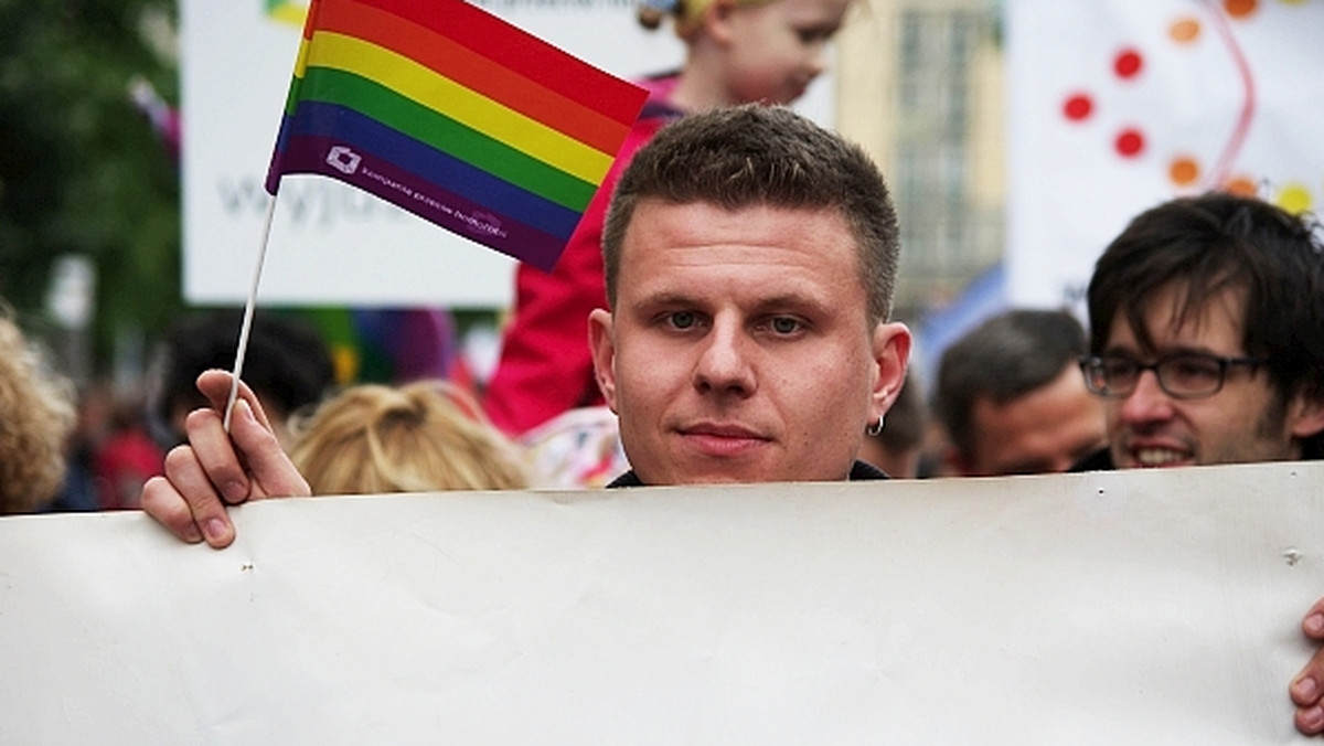 Organizatorzy Parady Równości 2014 zdradzili datę i godzinę marszu przez Warszawę - czytamy na stronie serwisu mmwarszawa.pl