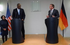 Skomplikowana gra. Lloyd Austin komplementuje, Niemcy czekają na decyzję USA, Ukraina - na czołgi