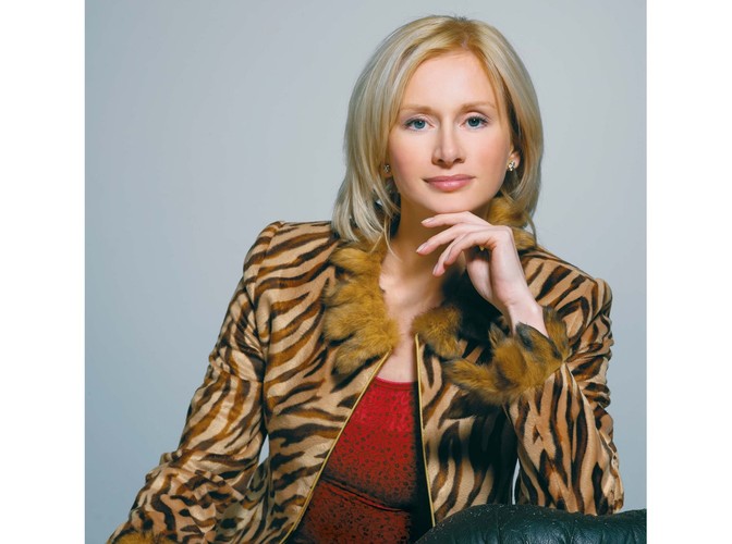 Niewiele mniej, bo 2000 zł za dzień zdjęciowy otrzymuje Ewa Gawryluk