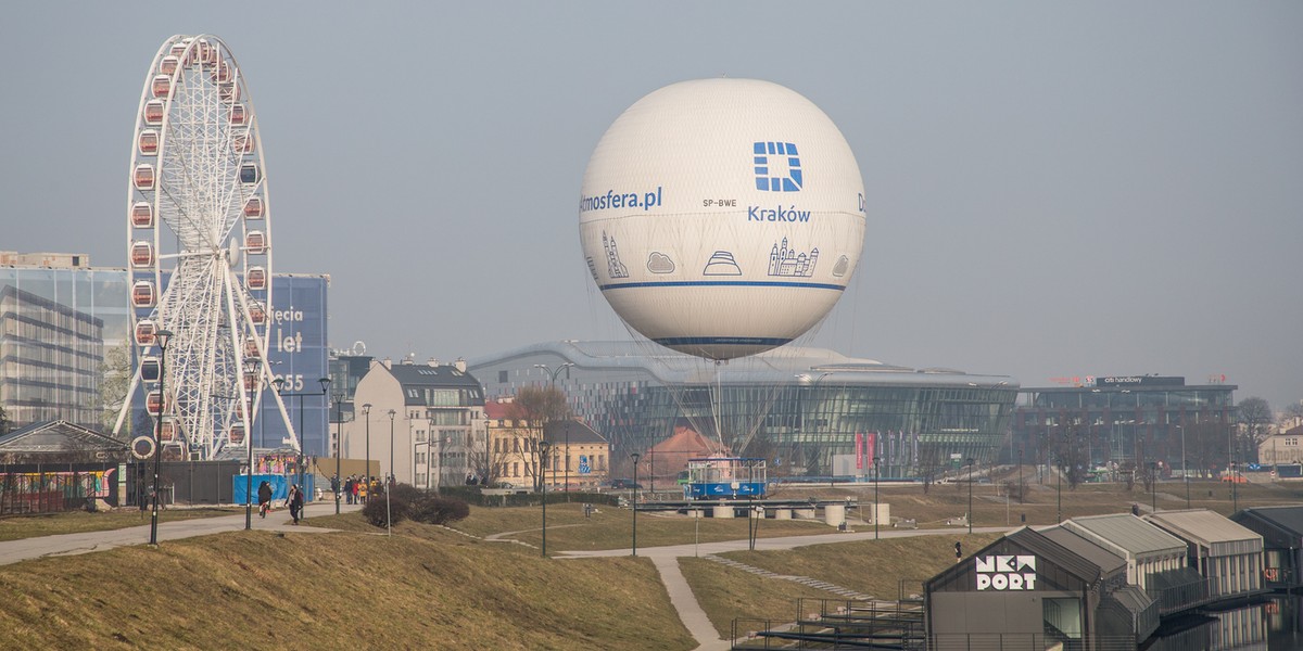 Balon widokowy informuje o stanie zanieczyszczenia powietrza