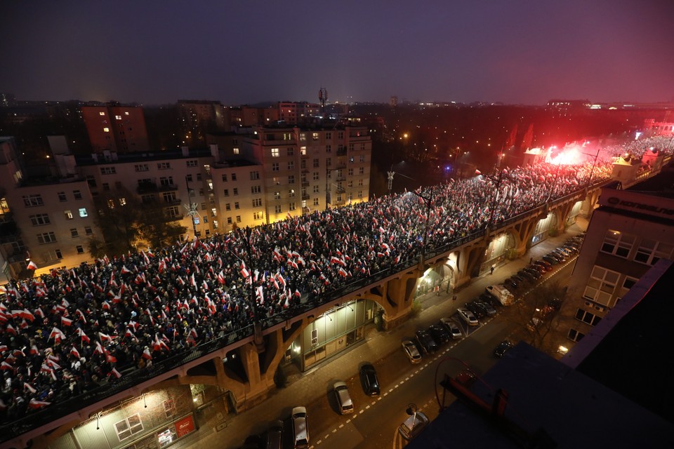 Marsz Niepodległości na ulicach Warszawy. Nawet 200 tys. uczestników