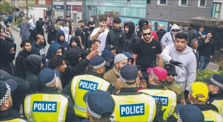 Wielka Brytania stara się złapać oddech po fali protestów