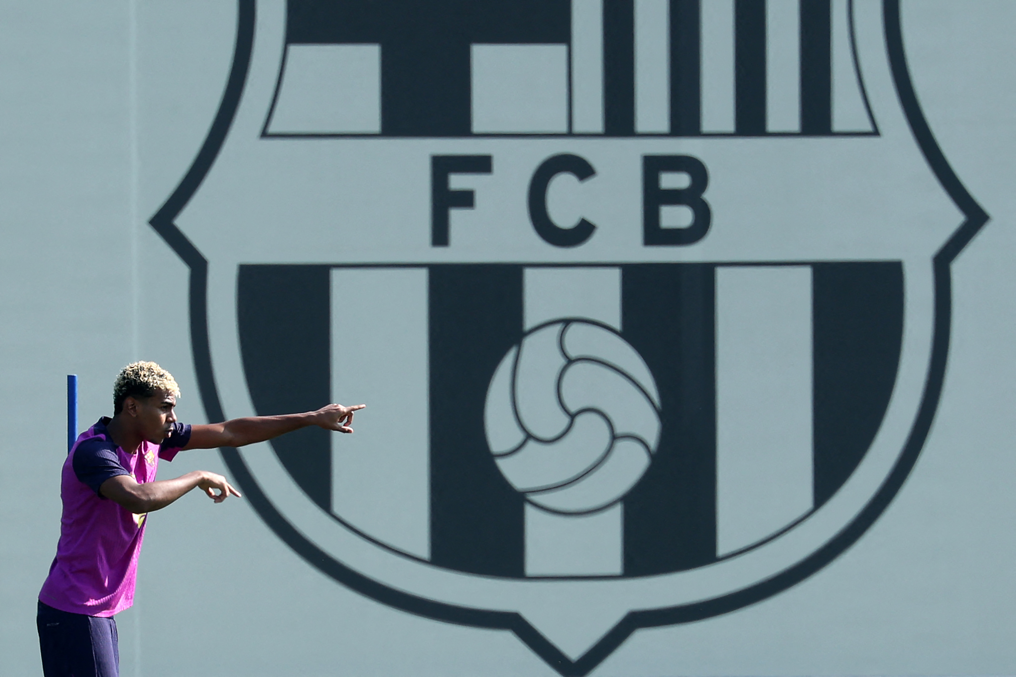 Lamine Yamal confirmé pour le choc Barcelone-PSG mercredi