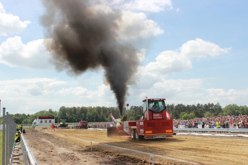 Tractor Pulling