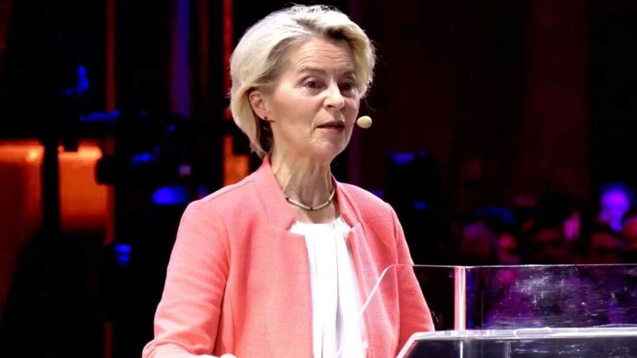 Šéfka EÚ má „geniálny“ plán na záchranu automobiliek: Spasia nás autonómne autá! Je to vtip?