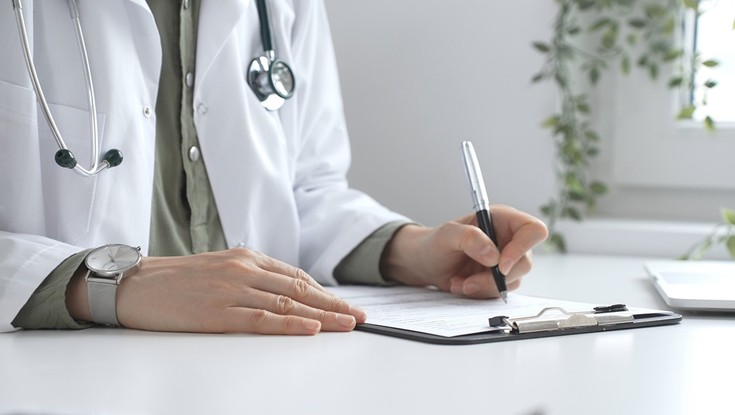 Czas oczekiwania do specjalistów w Polsce 2025. Ile czeka się na wizytę? [RAPORT]