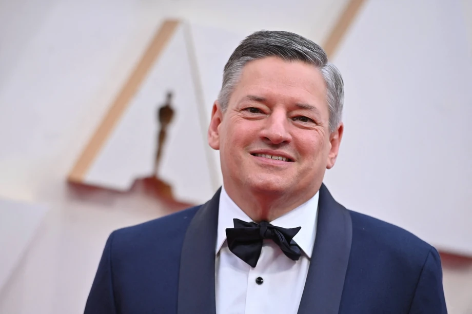 Ted Sarandos ma 20-letni staż w Netfliksie i przez lata odpowiadał za kontent, a od lipca jest współszefem firmy razem z Hastingsem. Godziny oglądania telewizji jako dziecko oraz praca w sklepie z telewizorami sprawiły, że ma encyklopedyczną wiedzę o telewizji i filmach