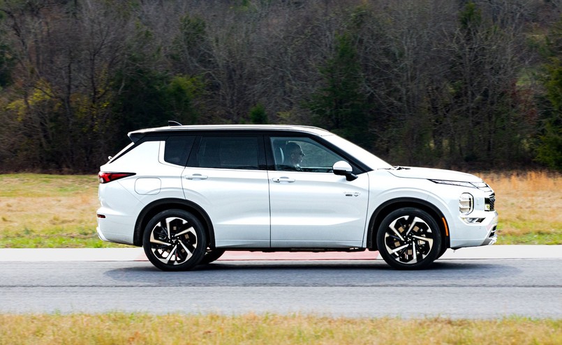 Mitsubishi Outlander PHEV2024