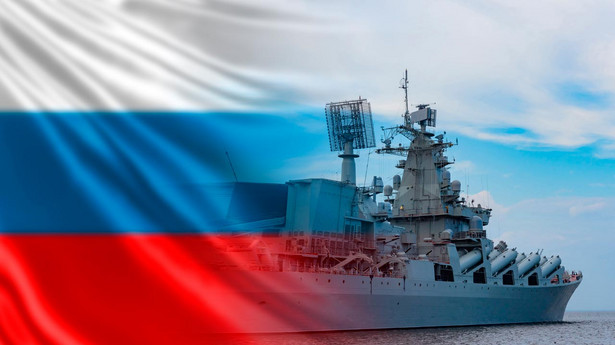 Rosyjskie okręty chowają się za statkami handlowymi