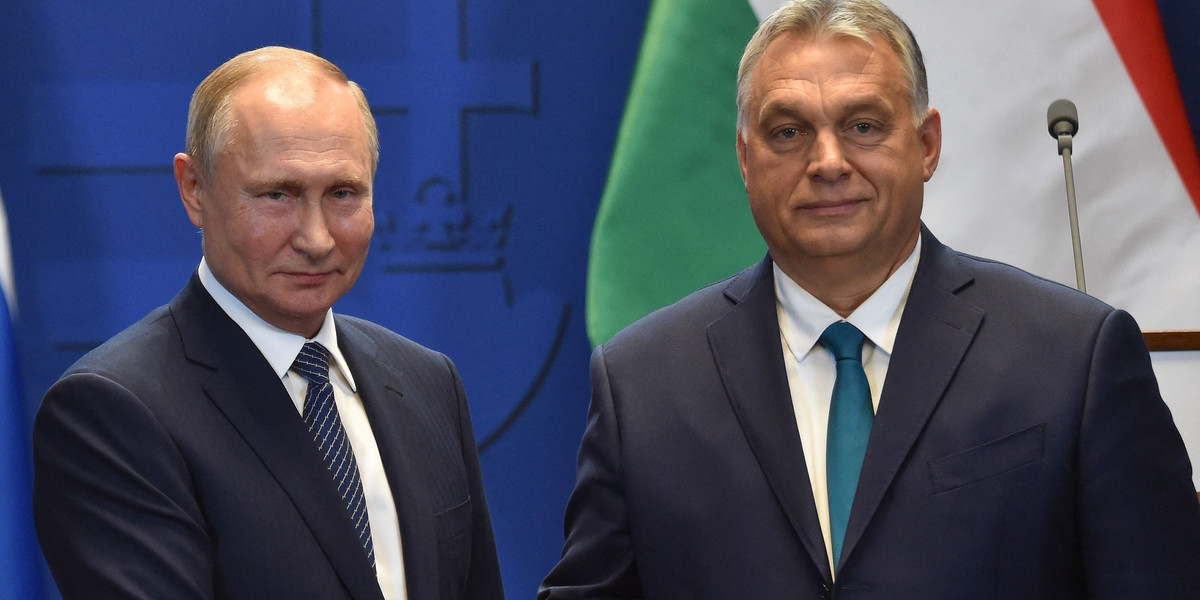 Viktor Orban zapowiedział, że zapłaci Putinowi za gaz w rublach. 