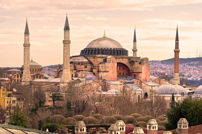 Pierwsze od prawie 90 lat modlitwy w meczecie Hagia Sophia. 'Turcja zrywa łańcuchy'