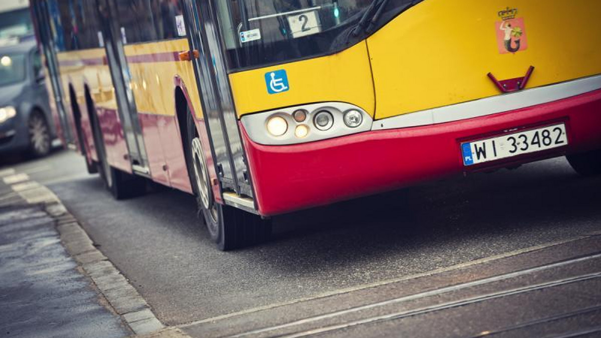 Mieszkańcy okolic ul. Obrońców Tobruku będą mogli łatwiej dostać się do tramwaju i metra, a dzieci z Miasteczka Wilanów szybciej i wygodniej dotrą do szkoły. Zmodyfikowane zostaną także trasy dwóch linii na Żoliborzu. Stołeczny Zarząd Transportu Miejskiego zaplanował w najbliższym czasie kilka zmian w komunikacji miejskiej w Warszawie.