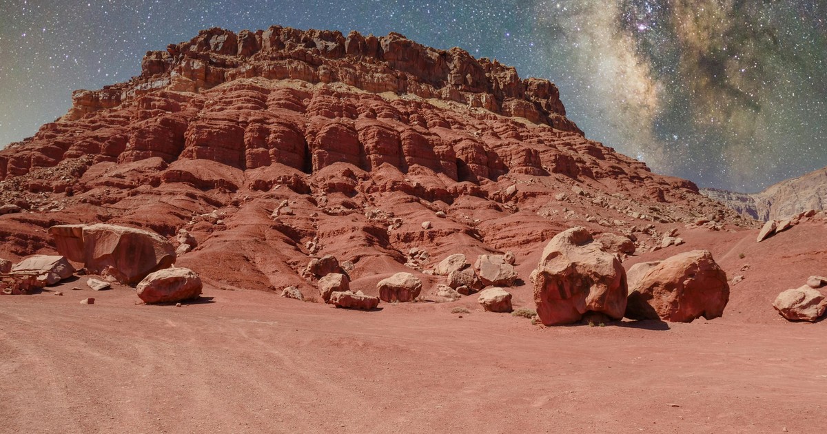 Furcsa, zebracsíkos követ fedeztek fel a Marson, a NASA soha nem látott még csak hasonlót sem – fotó