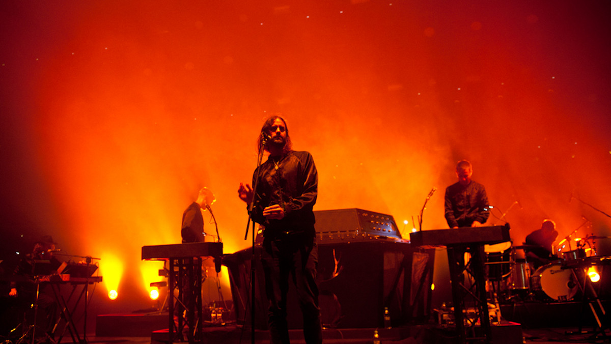 O festiwalowej codzienności, deszczu i hologramach z Miike Snow w trakcie festiwalu Selector rozmawiał Marcin Świerczek.