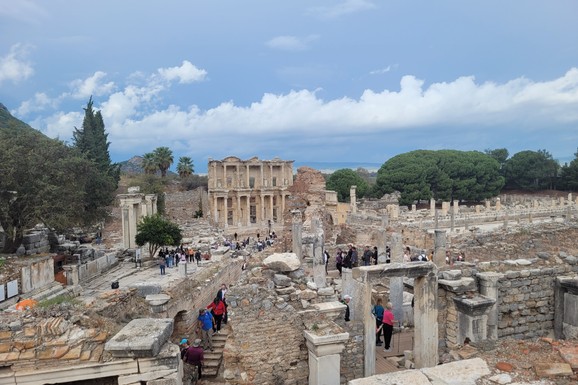 Rekordnih 65,2 milijarde dolara, ali putnici sve češće otkazuju svoje odmore na ovoj destinaciji, agencije vraćaju avanse: Evo da li je bezbedno